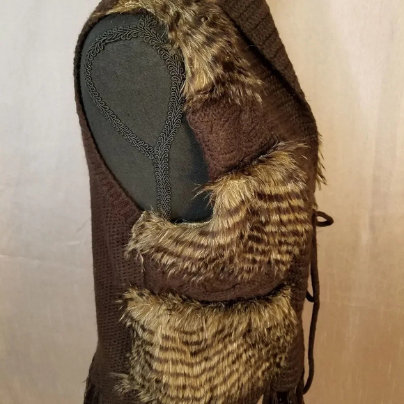DEROTCHILD Faux Fur Sweater‎ Vest - Picture 8 of 11